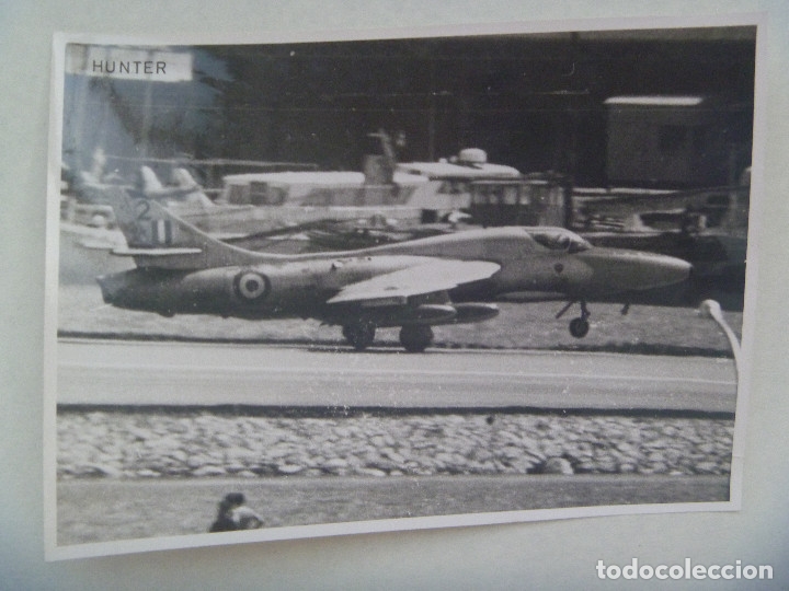 Militaria: FOTO DE UN AVION HUNTER EN TIERRA. 1968