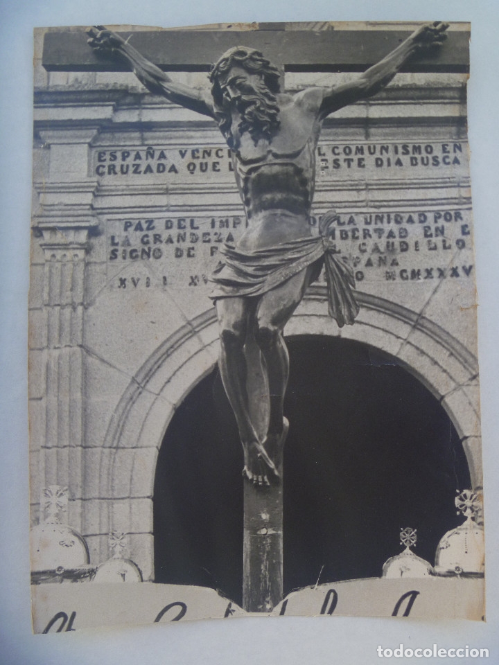 Militaria: GRAN FOTO DE CRISTO CRUCIFICADO, DETRAS TEXTOS PATRIOTICOS. PUEDE SER CRUZ DE CAIDOS.. 17 X 24 CM