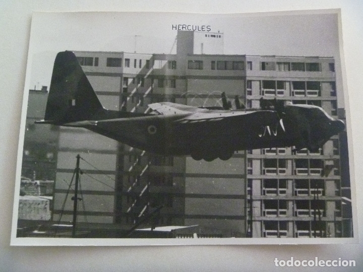 Militaria: FOTO DE UN AVION HERCULES EN VUELO, 1968