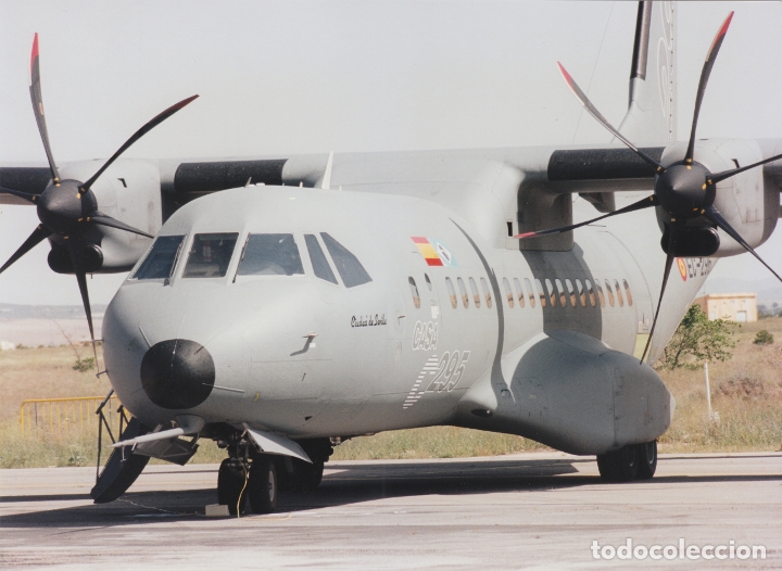 Militaria: Fant&aacute;stica foto. Avi&oacute;n Ciudad de Sevilla, C-295 de Casa, Ejercito del Aire Espa&ntilde;ol.