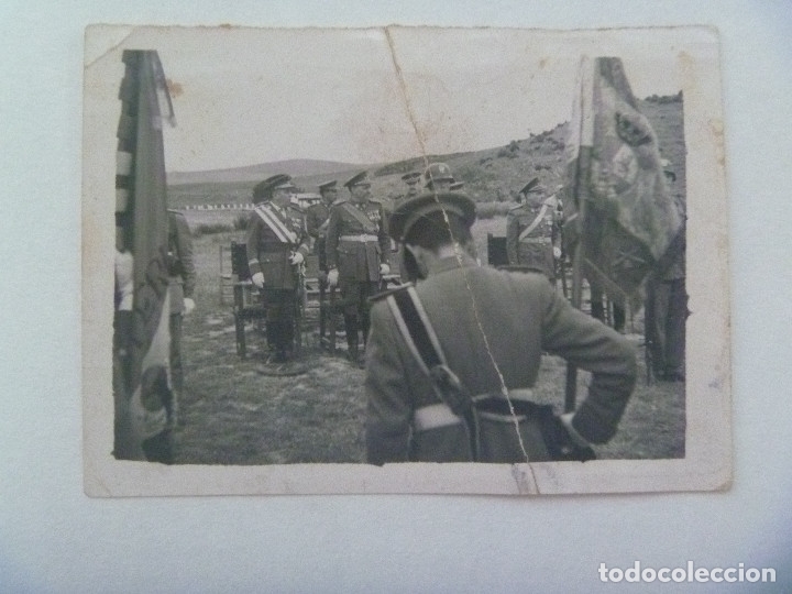 Military Antiques: FOTO DE ACTO DE MILITARES DE ARTILLERIA : GENERAL, ABANDERADO, ETC