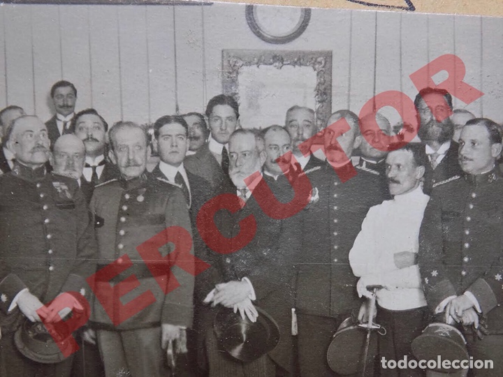 Militaria: FOTOGRAF&Iacute;A GENERAL MARINA JUNTO A OTROS GENERALES Y OFICIALES.