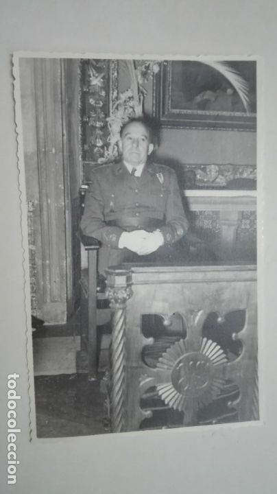 Militaria: FOTO DEL GENERAL S&Aacute;ENZ DE BURUAGA, MEDALLA MILITAR INDIVIDUAL Y COLECTIVA