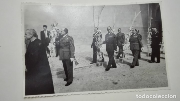 Militaria: FOTO GENERAL S&Aacute;ENZ DE BURUAGA, MEDALLA MILITAR INDIVIDUAL Y COLECTIVA. GENERALES, AVIACI&Oacute;N, ETC. PAL