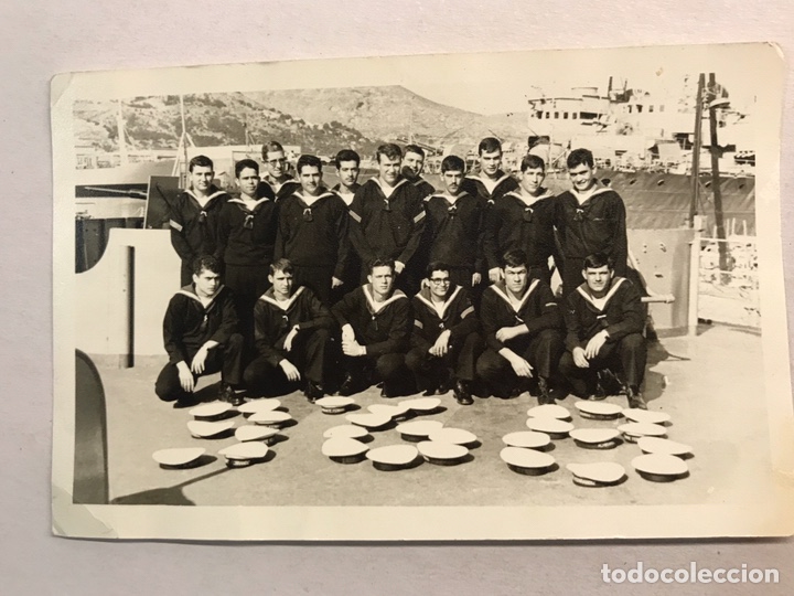 Militaria: MILITAR. Cartagena (Murcia) Fotograf&iacute;a para el recuerdo. Soldados de la Armada Naval (h.1960?)