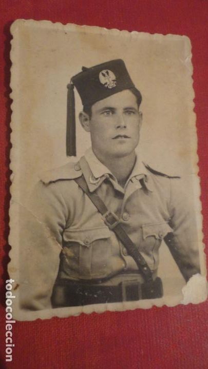 Militaria: ANTIGUA FOTOGRAFIA DE MILITAR. A&Ntilde;OS 40??