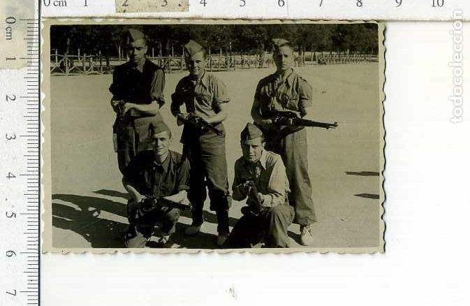 Military Antiques: FOTOGRAFIA GRUPO DE MILITARES CON FUSIL
