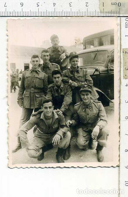 Military Antiques: FOTOGRAFIA MILITAR GRUPO DE SOLDADOS , DETR&Aacute;S VEH&Iacute;CULO MILITAR
