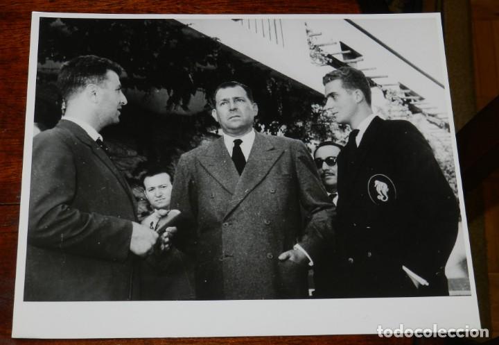 Militaria: ANTIGUA FOTOGRAFIA DE DON JUAN CONDE DE BARCELONA, Y SU HIJO EL FUTURO REY JUAN CARLOS I,  FOTO DE P