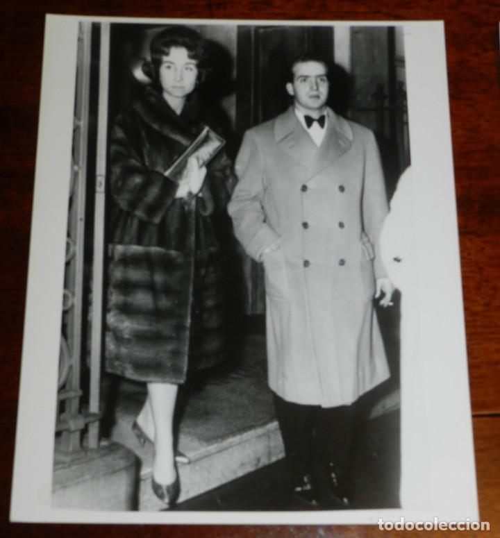 Militaria: FOTOGRAFIA DE EL PRINCIPE JUAN CARLOS JUNTO CON DO&Ntilde;A SOFIA, DE SOLTEROS, 1962, MIDE 25,5 X 20 CMS. F