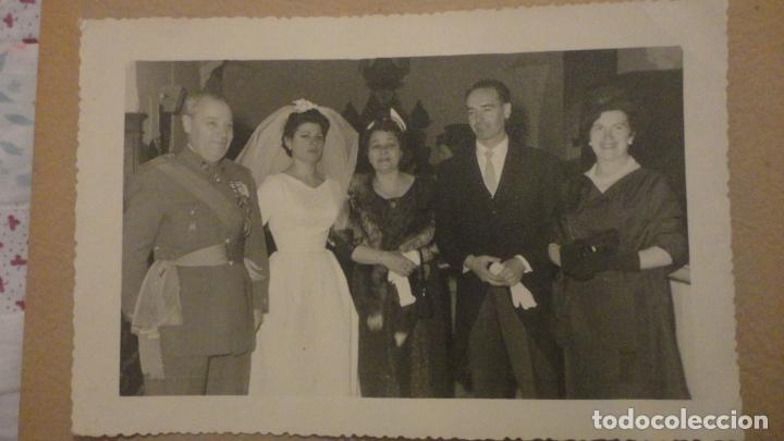 Militaria: ANTIGUA FOTOGRAFIA.MILITAR CONDECORADO EN BODAS.FOTO UNION.CADIZ 1961