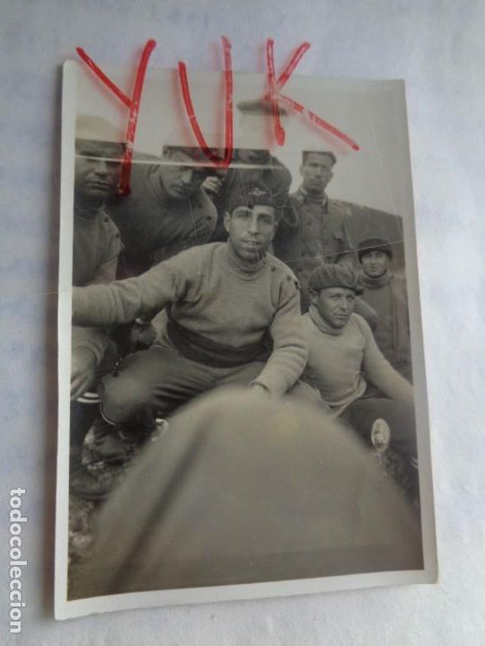 Militaria: FOTOGRAFIA DE SOLDADOS - UNO DE ELLOS CON GORRA DE AVIACION --- A&Ntilde;OS 30 -- GUERRA CIVIL?