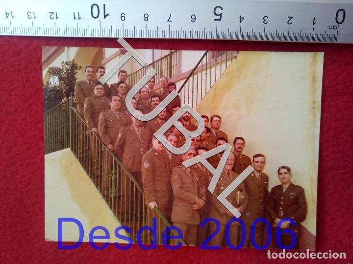 Militaria: TUBAL OFICIALES POSANDO EN ESCALERA FOTOGRAFIA 25 GRS B33