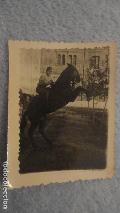 Militaria: ANTIGUA FOTOGRAFIA.MILITAR A CABALLO A&Ntilde;OS 40,50?