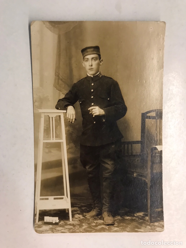 Militaria: MILITAR. Fotograf&iacute;a antigua. Soldado del Ej&eacute;rcito Espa&ntilde;ol. Retrato: J. Beringola (h.1900?)