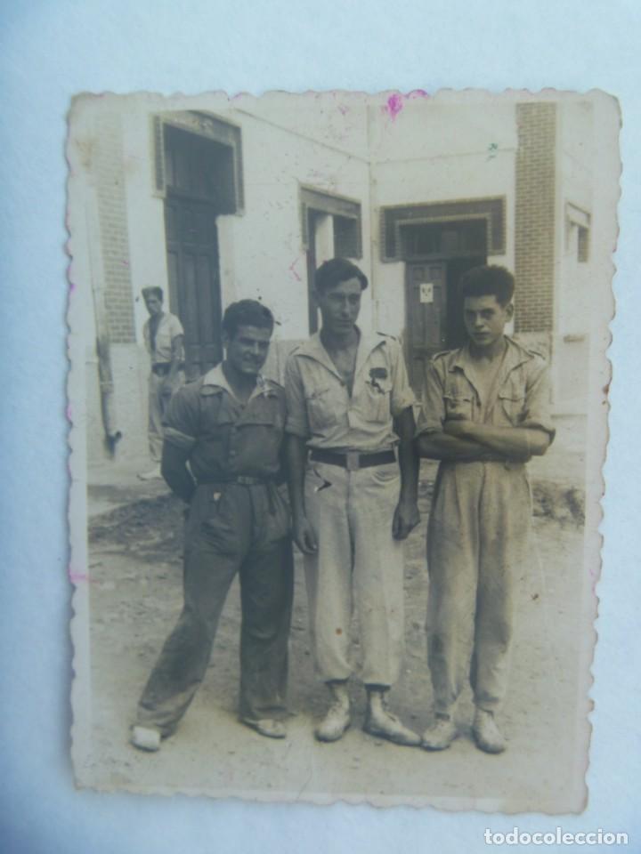Militaria: LA LEGION : FOTO DE LEGIONARIOS POSANDO. 1943