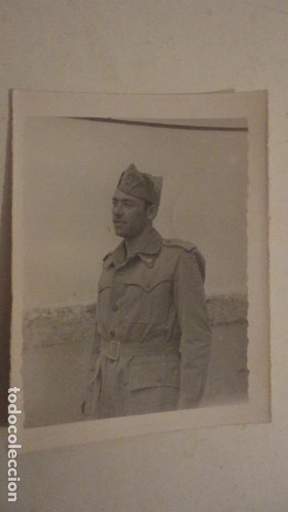 Militaria: ANTIGUA FOTOGRAFIA SOLDADO.CAMPAMENTO MILITAR FACINAS CADIZ? 1954