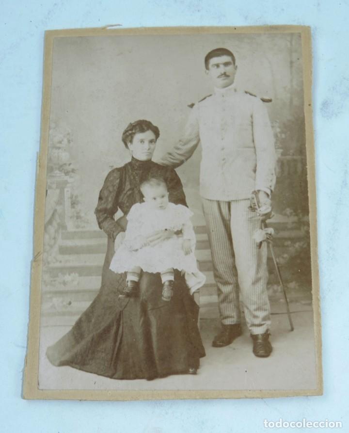 Militaria: FOTOGRAFIA ALBUMINA DE OFICIAL CON TRAJE DE RAYADILLO, CUBA?, PUERTO RICO? MIDE 10,5 X 8 CMS.