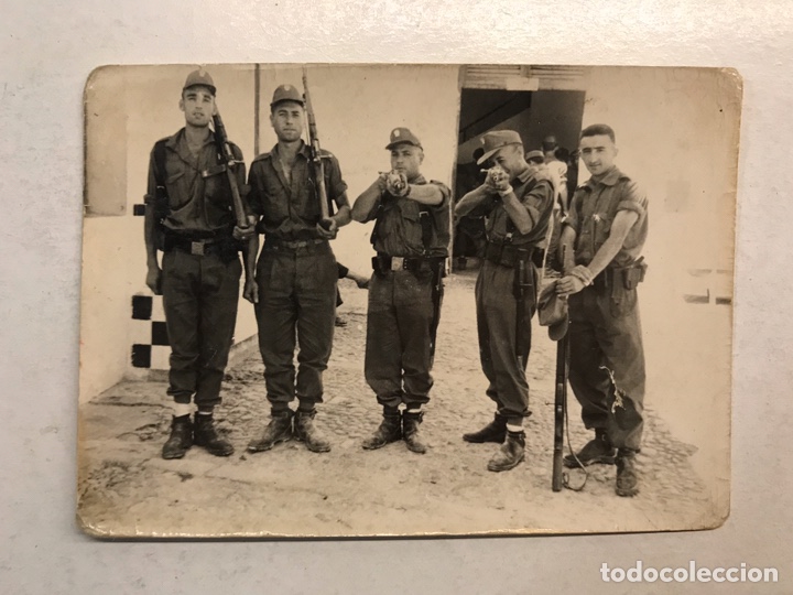 Militaria: MILITAR. Fotograf&iacute;a Original, Historias de la Mili... (h.1960?) Medidas: 10,5 x 7,5 cm.,