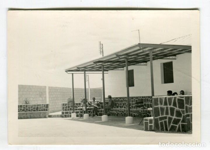 Militaria: AFRICA CUARTEL MILITAR ESPA&Ntilde;OL (BASE DE AUTOMOBILES) A&Ntilde;OS 70 (FOTO 11 X 7,5 APROX)