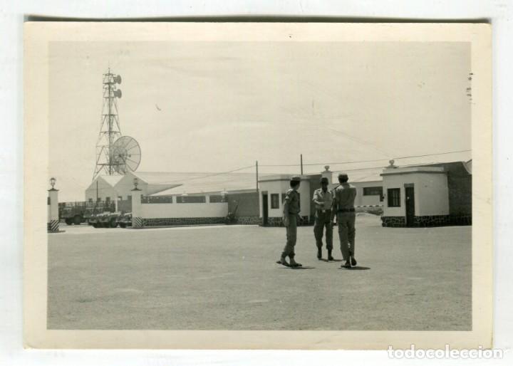 Militaria: AFRICA CUARTEL MILITAR ESPA&Ntilde;OL (BASE DE AUTOMOBILES) A&Ntilde;OS 70 (FOTO 11 X 7,5 APROX)