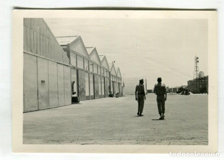 Militaria: AFRICA CUARTEL MILITAR ESPA&Ntilde;OL (BASE DE AUTOMOBILES) A&Ntilde;OS 70 (FOTO 11 X 7,5 APROX)