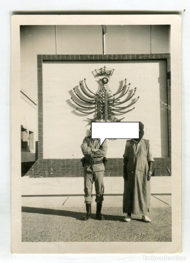 Militaria: AFRICA CUARTEL MILITAR ESPA&Ntilde;OL (BASE DE AUTOMOBILES) A&Ntilde;OS 70 (FOTO 11 X 7,5 APROX)
