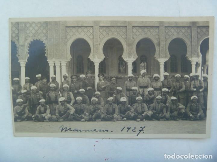 Militaria: GUERRA DE AFRICA : FOTO DE OFICIALES DE REGULARES Y TROPAS MORAS, INDIGENAS. MARRUECOS, 1927