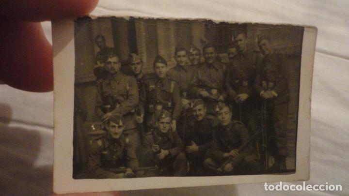Militaria: ANTIGUA FOTOGRAFIA.GRUPO MILITARES.14&ordf; UNIDAD DE FERROCARRILES.SEVILLA 1943