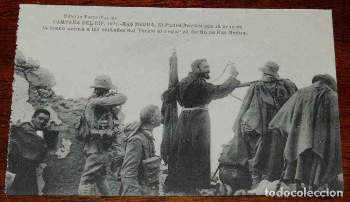 Militaria: POSTAL DE LA CAMPA&Ntilde;A DEL RIF. 1921. RAS MEDUA. EL PADRE REVILLA CON LA CRUZ EN LA MANO ANIMA A LOS S