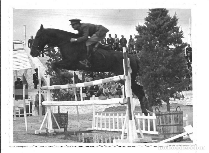 Militaria: AT50- EXTRAORDINARIAS FOTOGRAFIAS- JAEN -NACIONAL-CABALLO- DACFITO -FOTO- 22- X -1.954