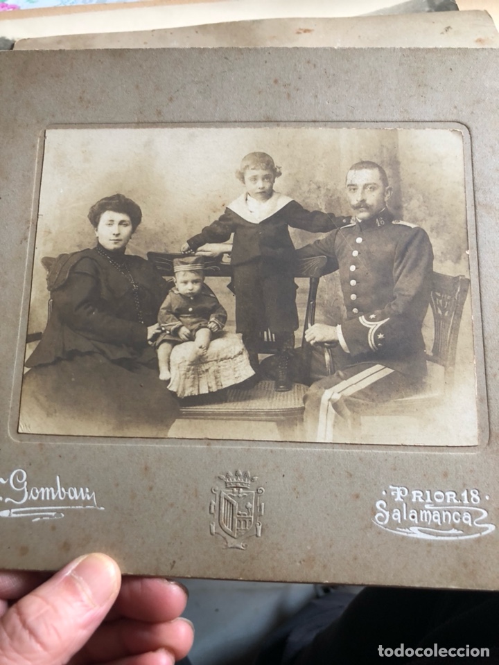 Militaria: Bonita fotograf&iacute;a militar con su familia