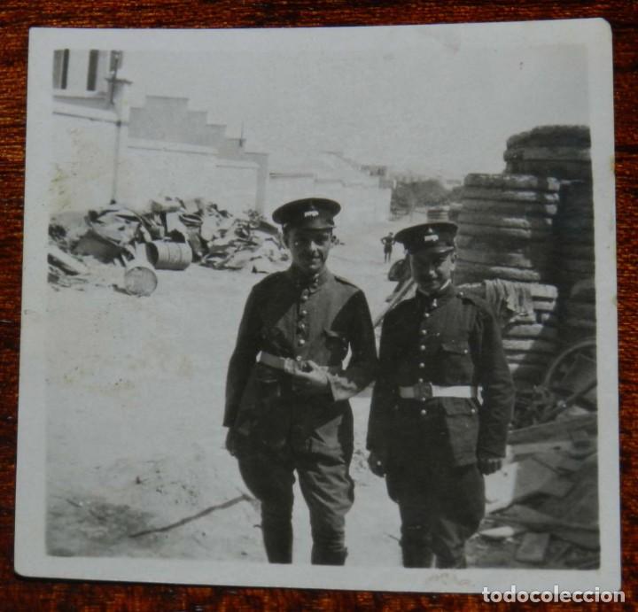 Militaria: FOTOGRAFIA DE MILITARES EN 1926, MIDE 5,7 X 5,7 CMS.