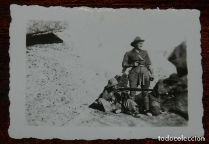 Militaria: FOTOGRAFIA DE MILITARES REPUBLICANOS, PLENA GUERRA CIVIL, MILICIANOS, MIDE 6,3 X 4,7 CMS.