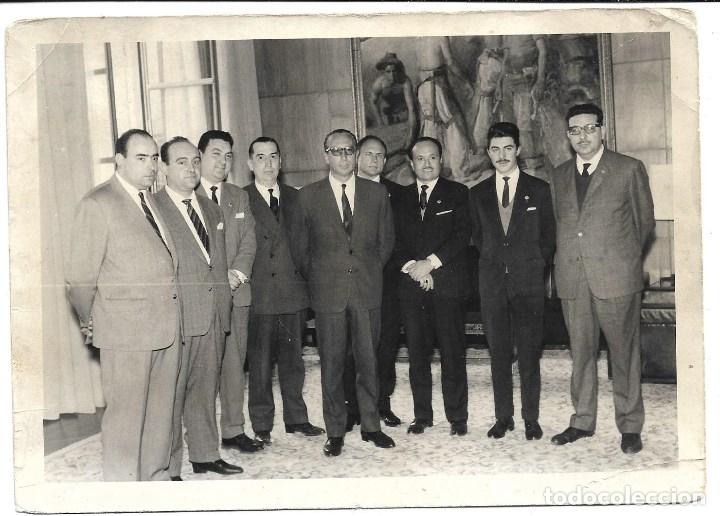 Militaria: AT50- EXTRAORDINARIA FOTOGRAFIA - REUNION DE POLITICOS EN EL HOTEL NACIONAL-FOTO-ALONSO MARTIN
