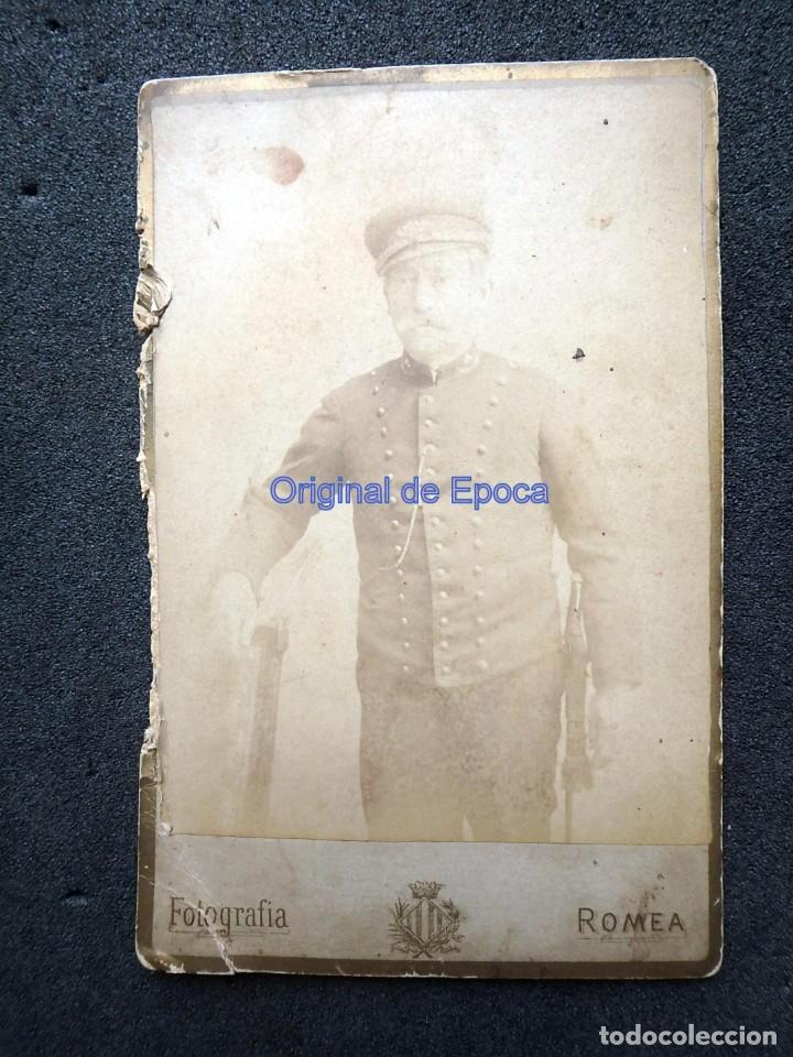 Militaria: (JX-200428)Fotograf&iacute;a de Oficial de Correos , Serenos ? Ayuntamientos ? ,realizada en fotograf&iacute;a Rom
