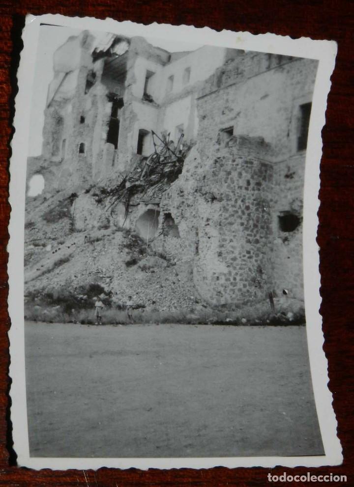 Militaria: FOTOGRAFIA DE ALCAZAR DE TOLEDO EN ABRFIL DE 1938, MIDE 9 X 6,4 CMS.
