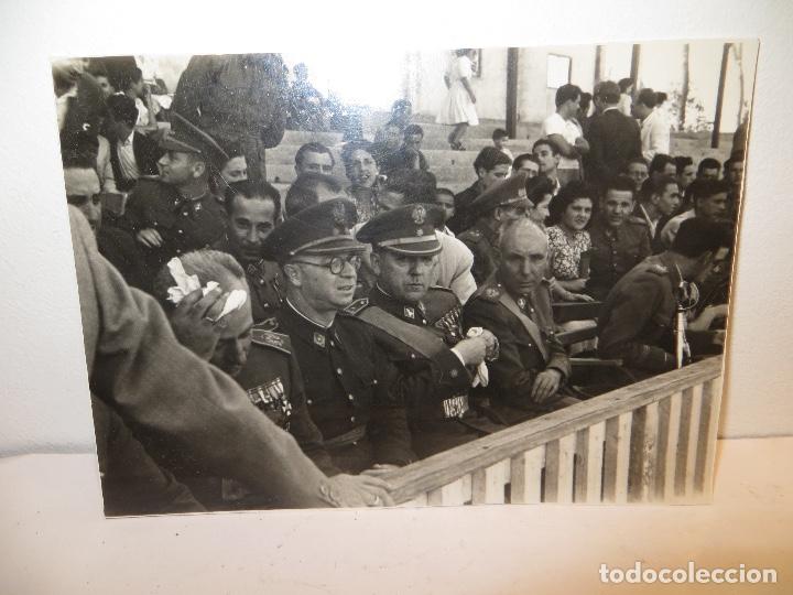 Militaria: FOTO MILITAR DE ALGUN PARTIDO DEL VALENCIA A&Ntilde;O 1945