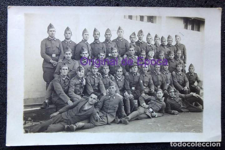 Militaria: (JX-200441)Fotografia de grupo de soldados de Ingenieros , a&ntilde;os 30 , medidas tarjeta postal .