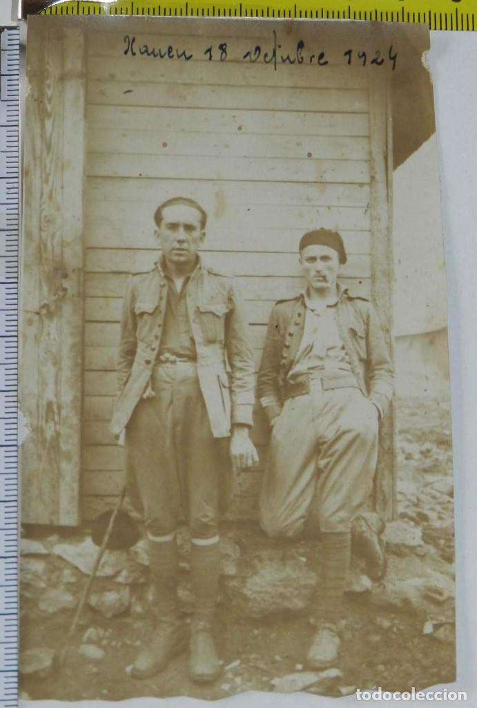 Militaria: FOTOGRAFIA DE SOLDADOS EN XAUEN, PROTECTORADO ESPA&Ntilde;OL EN MARRRUECOS, A&Ntilde;O 1924, MIDE 12 X 8 CMS.