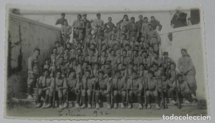 Militaria: FOTOGRAFIA DE TROPAS DE REGULARES EN TETUAN, A&Ntilde;O 1936, GUERRA CIVIL, MEHALA, MIDE 13,5 X 8 CMS.
