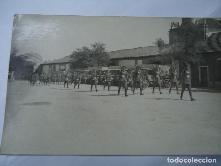 Militaria: FOTO TARJETA 1958 DESFILE