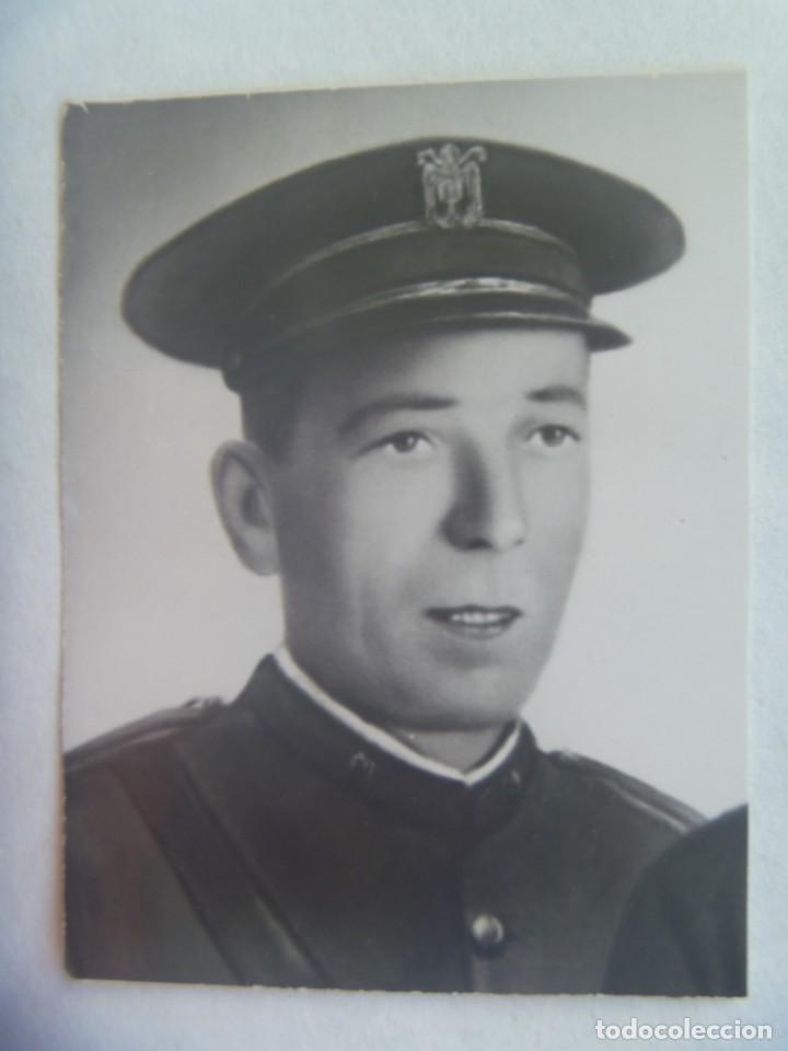 Militaria: FOTO DE UN POLICIA MUNICIPAL DE EPOCA DE  FRANCO, GUARDIA URBANO O ALGUACIL DE PUEBLO