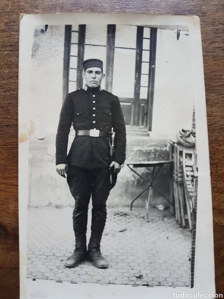 Militaria: Fotograf&iacute;a postal Soldado de regimiento cazadores de intendencia gorrillo panadero