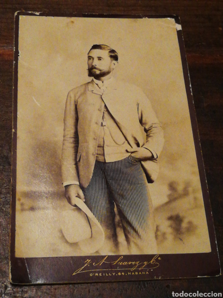 Militaria: FOTOGRAF&Iacute;A RETRATO CABALLERO CUBANO ALTO STATUS- J. A. SU&Aacute;REZ Y C&deg;, S.XIX. 21'5X13CM. RARA!