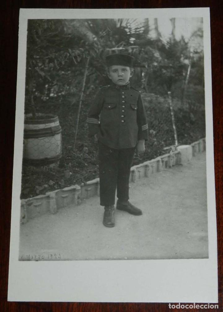 Military Antiques: FOTOGRAFIA DE NI&Ntilde;O CON UNIFORME MILITAR DEL REGIMIENTO NUMERO 31, NO CIRCULADA.
