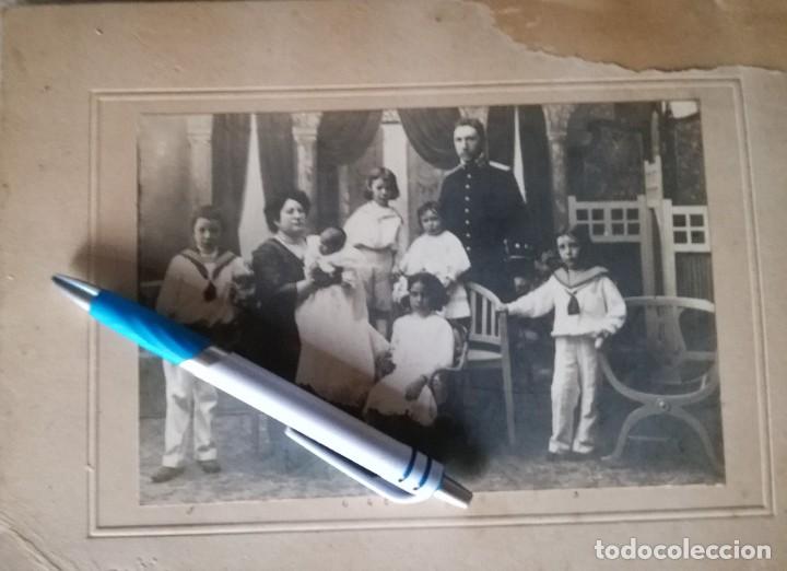 Militaria: Fotograf&iacute;a de estudio oficial de la Armada con su familia. 1.911 - FOT&Oacute;GRAFO P. REY FERROL