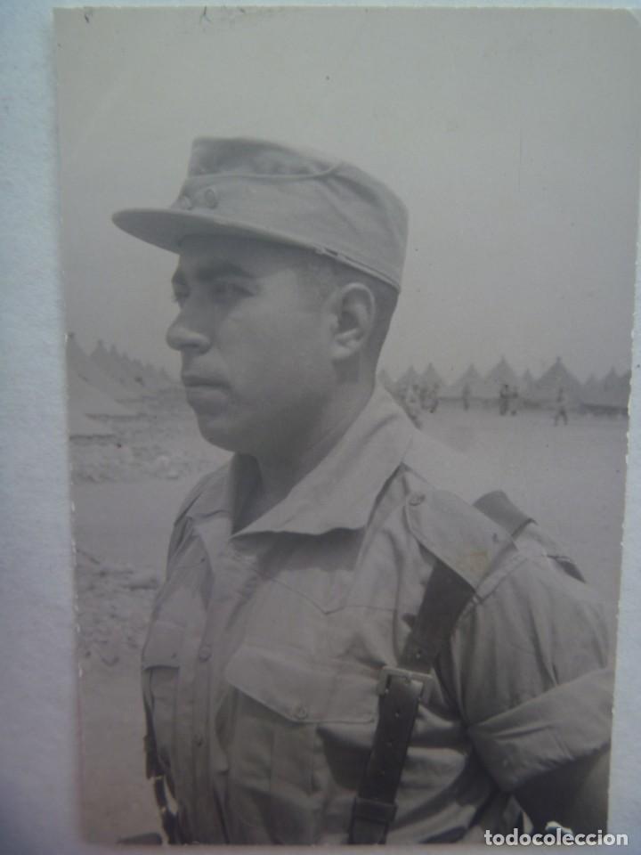 Militaria: LA LEGION : FOTO DE LEGIONARIO CON MONTA&Ntilde;ERA. EL AAIUN, 1963