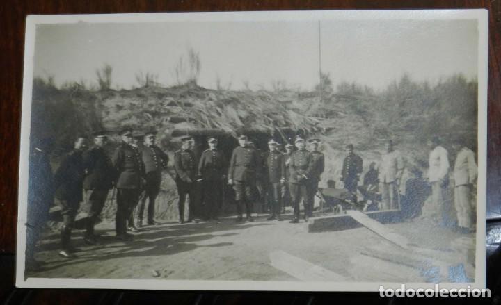 Militaria: FOTOGRAFIA DE GENERAL SALIQUET JUNTO CON OTROS OFICIALES, A&Ntilde;OS 40, TAMA&Ntilde;O POSTAL.