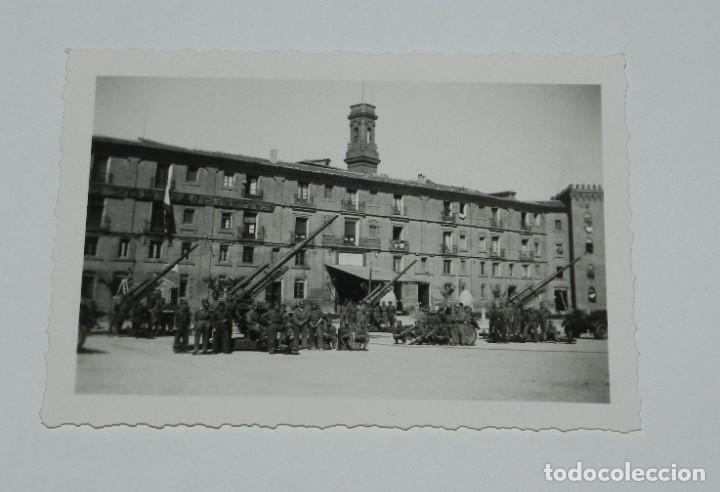 Militaria: FOTOGRAFIA DE REMIENTO DE ARTILLERIA CON BATERIAS, MIDE 8,5 X 6 CMS.